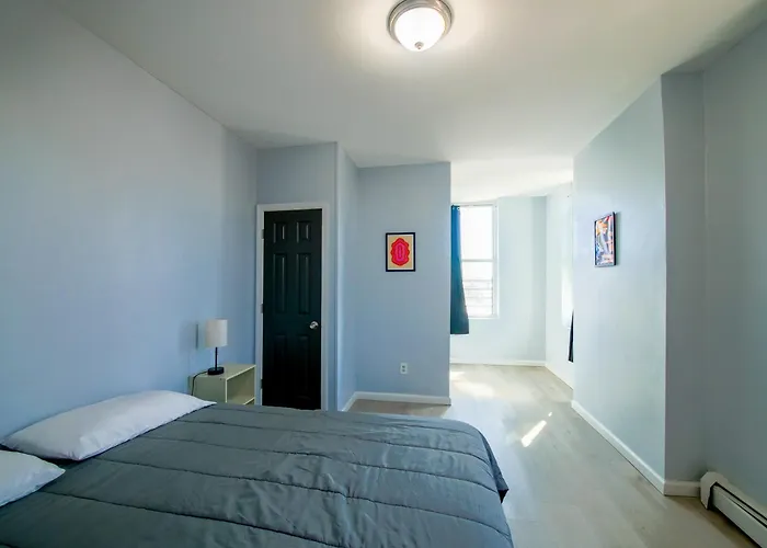 Amazing One-Bedroom Apt With View Near Nyc